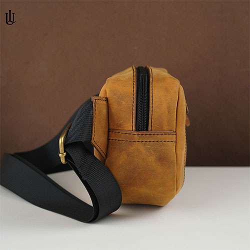 Liam Crossbody Bag – Light Brown Oil Pullup