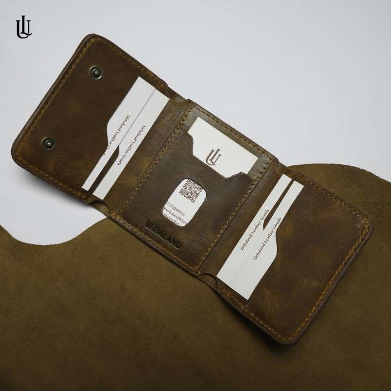 Theo Trifold Wallet Oil Pull Up Camel