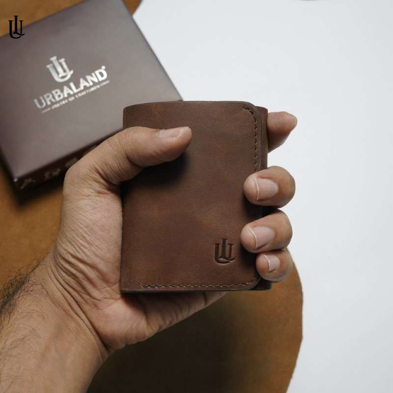 Theo Trifold Wallet Oil Pull Up Chocolate